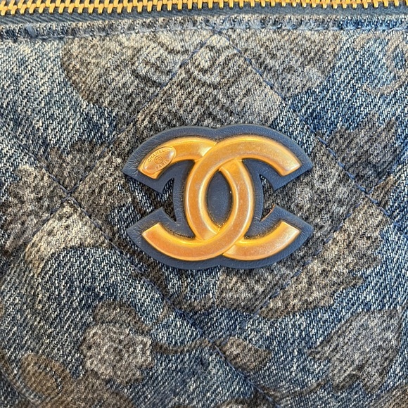 Chanel Denim Printed Destination Chenonceau Bowling Bag - Picture 3 of 15